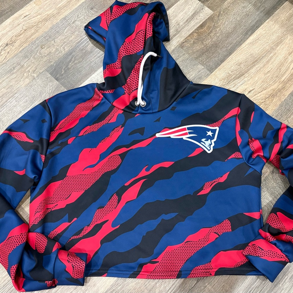 Patriots NFL Blue and Red Women's Crop Top Sweater